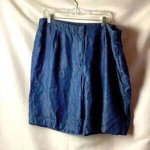 NWT CHICOS WO SIZE 16 BERMUDA SHORTS CHAMBRAY BLUE‎ WITH DOT PRINT POCKETS  NEW